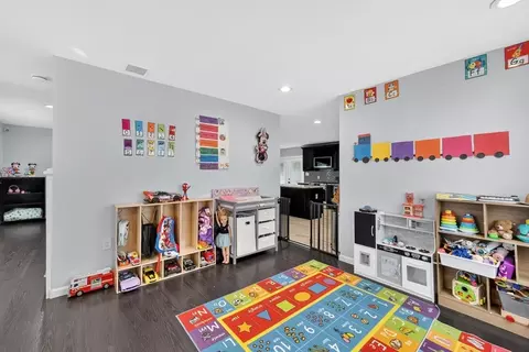 Entry Way - 42 Ringgold St, Springfield, MA 01104 photo 4 of 5