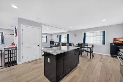 Kitchen - 42 Ringgold St, Springfield, MA 01104 photo 3 of 4