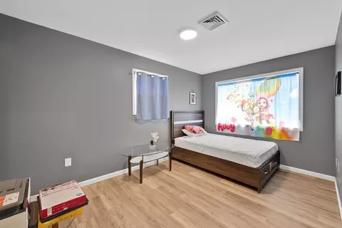Bedroom - 42 Ringgold St, Springfield, MA 01104 photo 1 of 5