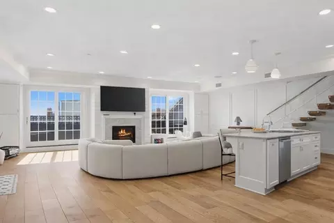 380 Bunker Hill St #307, Boston, MA 02129