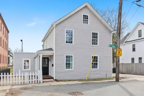 2 Perkins St, Amesbury, MA 01913