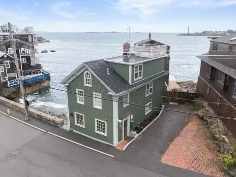 137 Front St, Marblehead, MA 01945 photo 3
