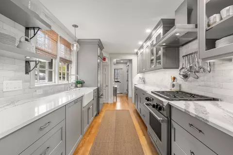 137 Front St, Marblehead, MA 01945 photo 15