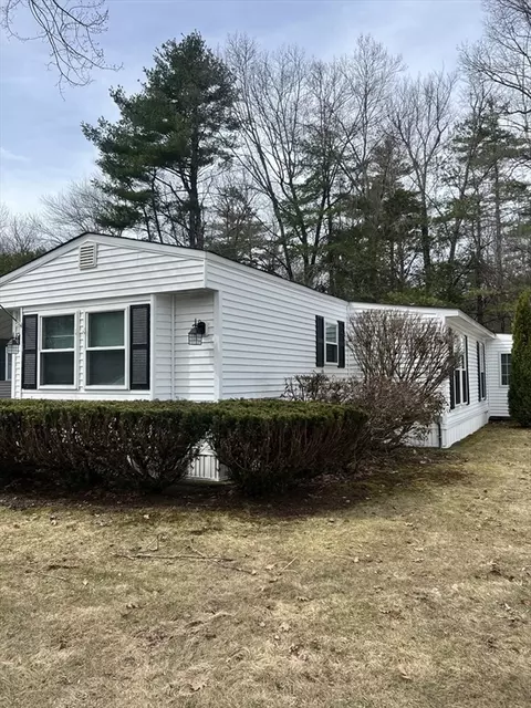 43 St James Ave, Hudson, MA 01749