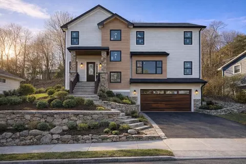 42 Woodbine Cir, Needham, MA 02494