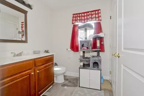 Bath - 31 Acrebrook Rd, Springfield, MA 01129 photo 1 of 5