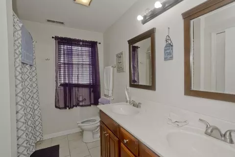 Bath - 31 Acrebrook Rd, Springfield, MA 01129 photo 4 of 5