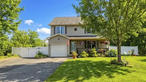 Exterior - 31 Acrebrook Rd, Springfield, MA 01129 photo 2 of 3