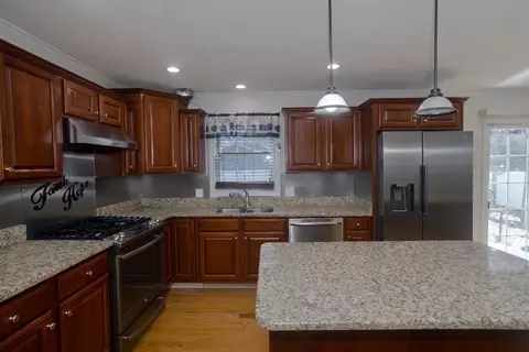 Kitchen - 31 Acrebrook Rd, Springfield, MA 01129 photo 2 of 3