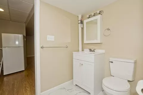Bath - 31 Acrebrook Rd, Springfield, MA 01129 photo 5 of 5