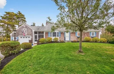 19 Whig St, Dennis, MA 02638