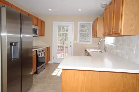 Kitchen - 29 Carleton Pl #29, Wareham, MA 02558 photo 3 of 5