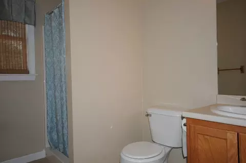 Bath - 29 Carleton Pl #29, Wareham, MA 02558 photo 1 of 3