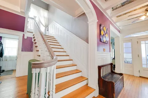 Entry Way - 23 Germain St, Worcester, MA 01602 photo 4 of 10