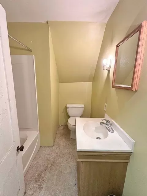 Bath - 278 E Main St, Plainfield, MA 01070 photo 4 of 4