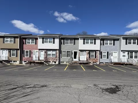 100 Roper St #D, Lowell, MA 01852