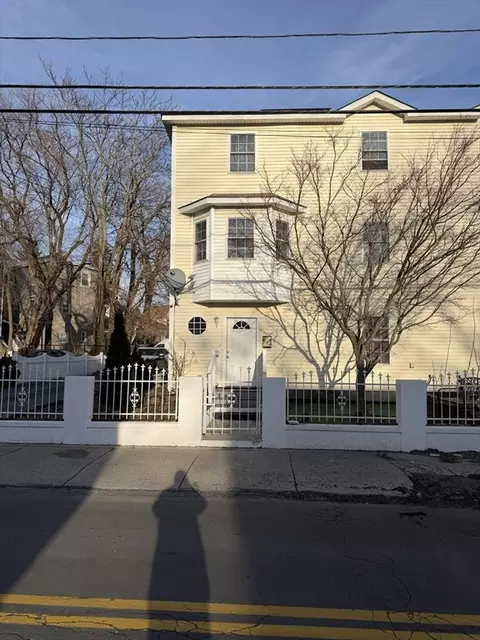 545 Hampshire St #545, Lawrence, MA 01841