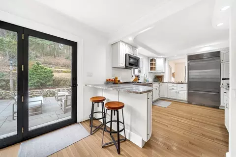 21 Cunningham Rd, Wellesley, MA 02481 photo 9