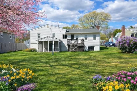 Exterior - 8 Walnut Knl, Canton, MA 02021 photo 2 of 5