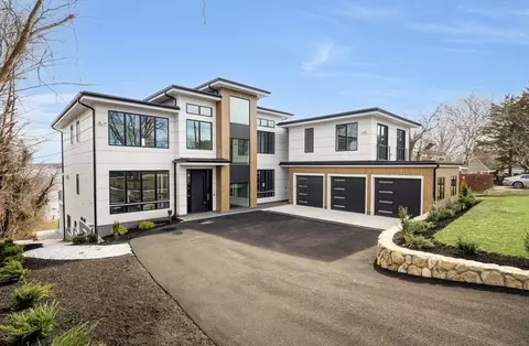 156 Crabtree, Quincy, MA 02171