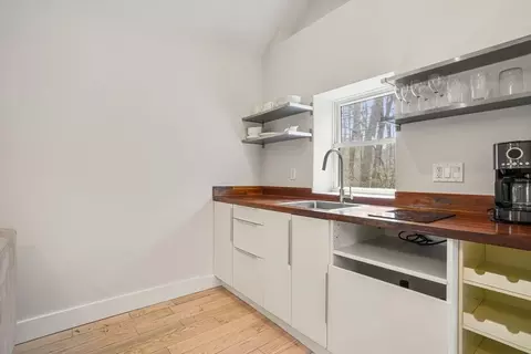 Kitchen - 3 Riverside Dr, Dover, MA 02030 photo 2 of 2