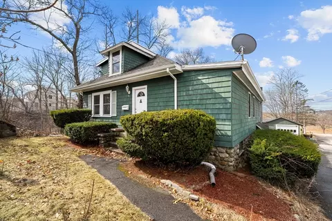 80 Manzanetta Ave, Weymouth, MA 02188