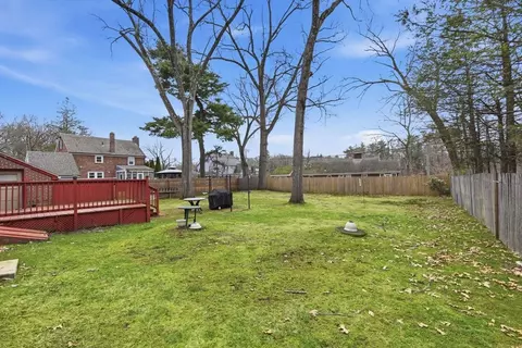 19 Carnavon Cir, Springfield, MA 01109 photo 32