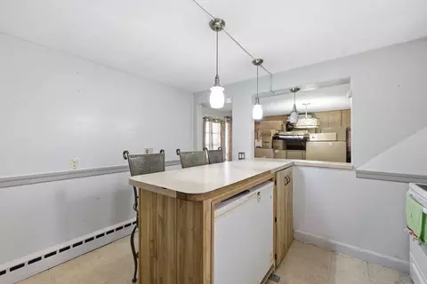 19 Carnavon Cir, Springfield, MA 01109 photo 13