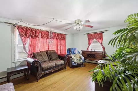 19 Carnavon Cir, Springfield, MA 01109 photo 8