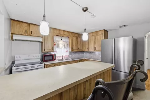 19 Carnavon Cir, Springfield, MA 01109 photo 10