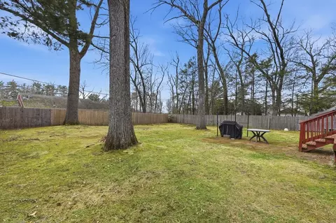 19 Carnavon Cir, Springfield, MA 01109 photo 28