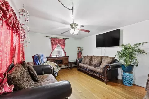 19 Carnavon Cir, Springfield, MA 01109 photo 7