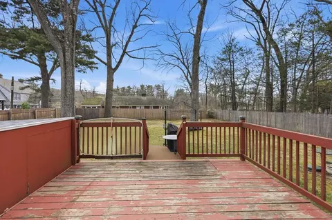 19 Carnavon Cir, Springfield, MA 01109 photo 27