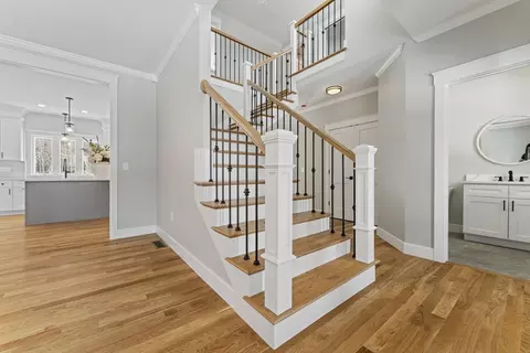 29 Thornton St, Mendon, MA 01756 photo 3