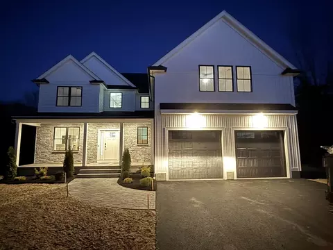 29 Thornton St, Mendon, MA 01756 photo 2