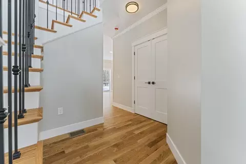 29 Thornton St, Mendon, MA 01756 photo 5