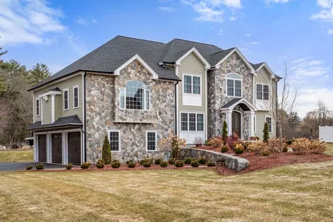 5 Osprey Ln #5, Nashua, NH 03062