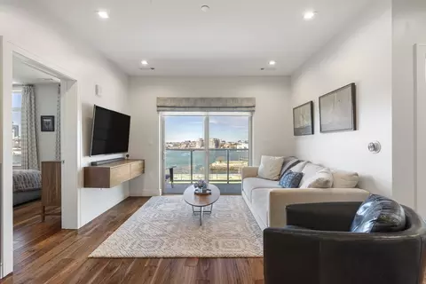 99 Sumner St #PH621, Boston, MA 02128