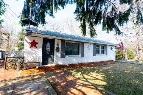 53 Tiverton Pkwy, Worcester, MA 01602