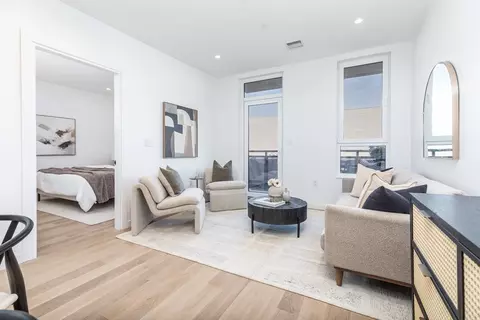 1395 Washington St #PH603, Boston, MA 02118