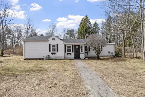 156 R North St, Medfield, MA 02052