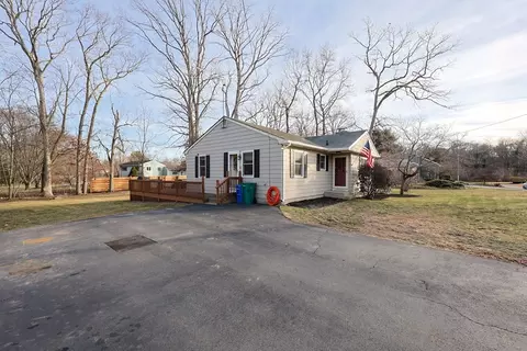 46 Melody Dr, Attleboro, MA 02703 photo 4