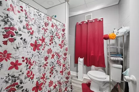 Bath - 485 Bay St, Springfield, MA 01109 photo 1 of 1