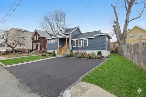 Exterior - 3 Robert St, Attleboro, MA 02703 photo 2 of 8