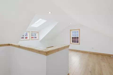 Entry Way - 3 Robert St, Attleboro, MA 02703 photo 2 of 4