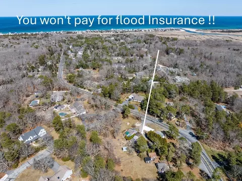 17 Ploughed Neck Rd, Sandwich, MA 02537