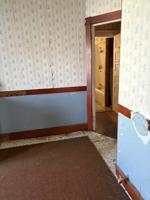 Entry Way - 154 Barnaby St, Fall River, MA 02720 photo 1 of 4