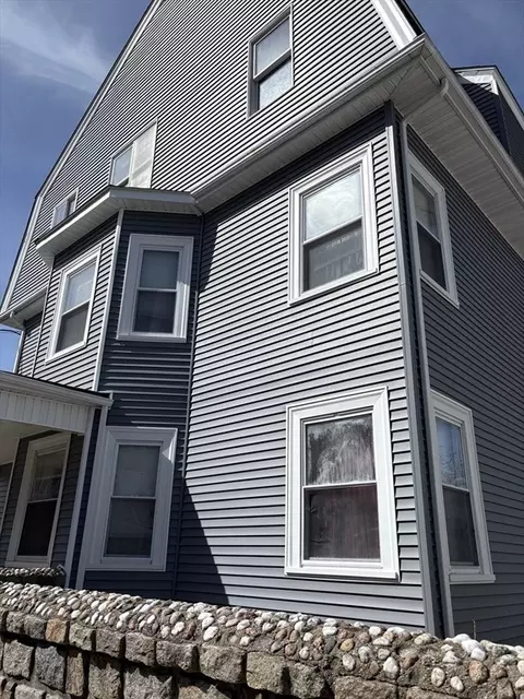 Exterior - 154 Barnaby St, Fall River, MA 02720 photo 4 of 9