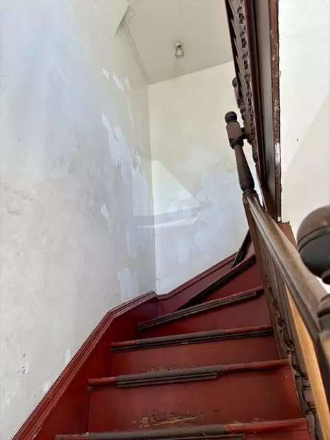 Entry Way - 154 Barnaby St, Fall River, MA 02720 photo 3 of 4