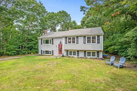 17 Colony Ave, Bourne, MA 02532 photo 2